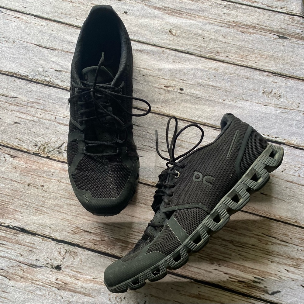 On running men’s cloud shoe all black